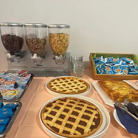 Serafini Отель Римини